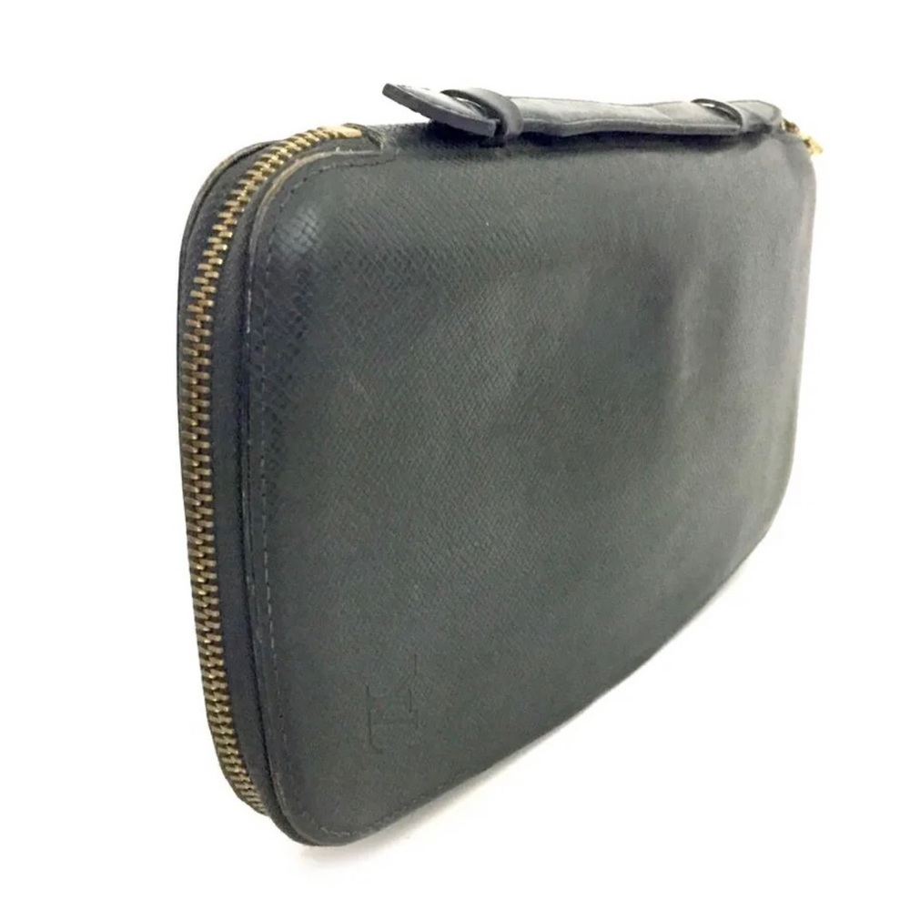 100% Authentic Louis Vuitton Taiga Organizer Atoll Leather Travel Case Wallet